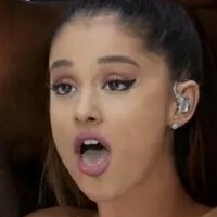 Ariana Grande Meztelen