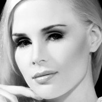 Ariane Sommer Meztelen