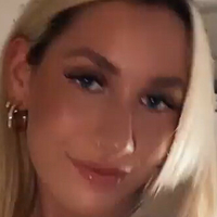 Ariel D Meztelen