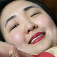 Aroomi Kim Meztelen