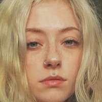 Aspen Meztelen