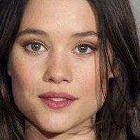 Astrid Bergès-Frisbey Meztelen