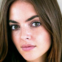 Aurelie Meztelen