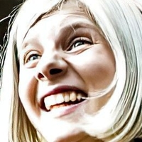 Aurora Aksnes Meztelen