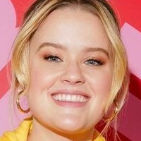 Ava Phillippe Meztelen