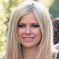 Avril Lavigne Meztelen