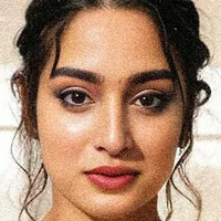 Ayesha Khan Meztelen