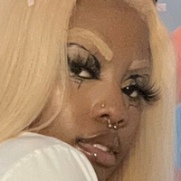 baezy Meztelen