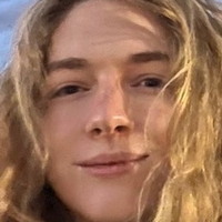 Bailey Meztelen