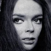 Barbara Steele Meztelen