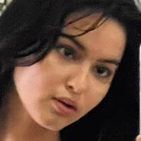 Beca Michie Meztelen