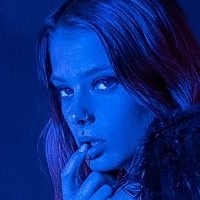 Bella Biddie Meztelen