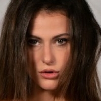 Bella Modele Meztelen
