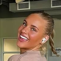 Beth Grotelueschen Meztelen