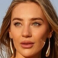 Beth Lily Meztelen