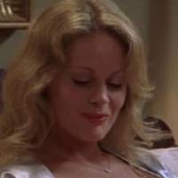 Beverly D'Angelo Meztelen