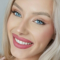 Blonde Anna Meztelen