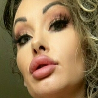bombshelldezfree Meztelen