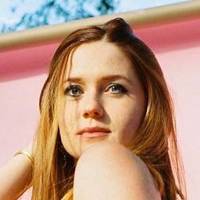 Bonnie Wright Meztelen