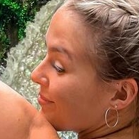 Briony Mengham Meztelen