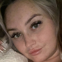 bustyholly Meztelen