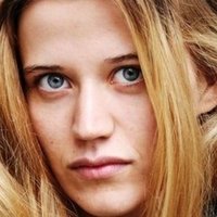 Camille Dombrowsky Meztelen