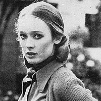 Camille Keaton Meztelen