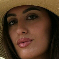 Carla Twin Meztelen