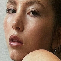 Carly Estelle Meztelen