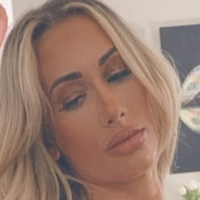 Carmella Meztelen