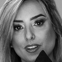 Carol Bernardi Meztelen