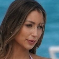 Caroline Einhoff Meztelen