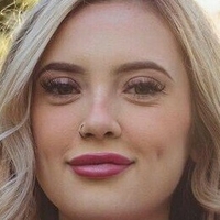 Cassidy June Meztelen