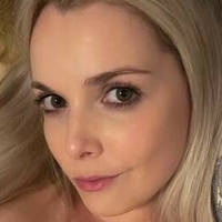 Catalina Feliz Meztelen