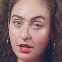 Catherine Cohen Meztelen