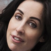 Catherine Reitman Meztelen