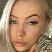 Cathy Meztelen