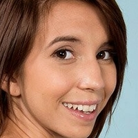 Cece Capella Meztelen