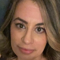 Cecilia Meztelen