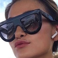 Celine Andrea Meztelen