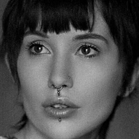 chantaise Meztelen