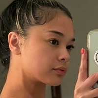 Charis Meztelen