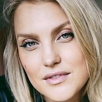 Charlotte Ellen Price Meztelen