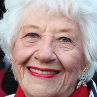 Charlotte Rae Meztelen