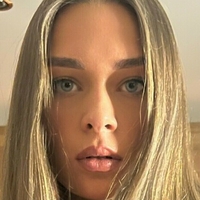 Charming Emma Meztelen