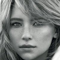 Chloe Meztelen