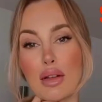 Chrissy_xoxo Meztelen