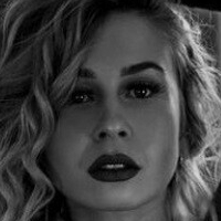 Christina Sigl Meztelen