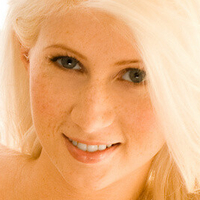 Christine Mercedes Meztelen
