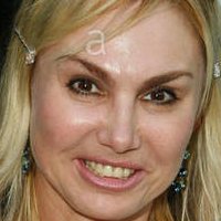 Christine Zierl Meztelen